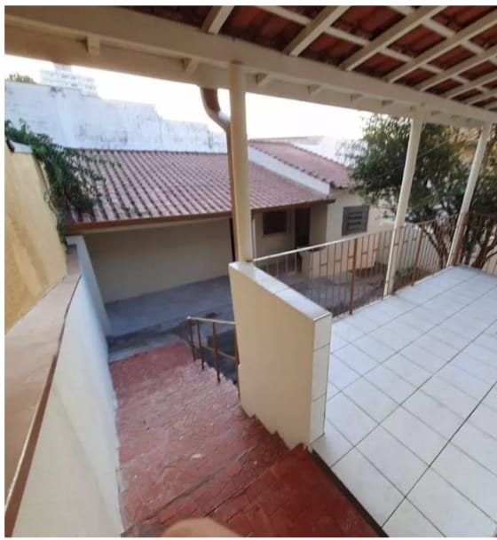 Oportunidade imperdível! Proprietário vende imóvel em excelente localização! Este imóvel oferece tudo o que você precisa: espaço, conforto e praticidade. Ideal para quem busca um lar em um bairro tranquilo e de fácil acesso. Venha conhecer e se encantar com cada detalhe! Agende sua visita e faça sua proposta! Para mais informações, entre em contato: (19) 992348536