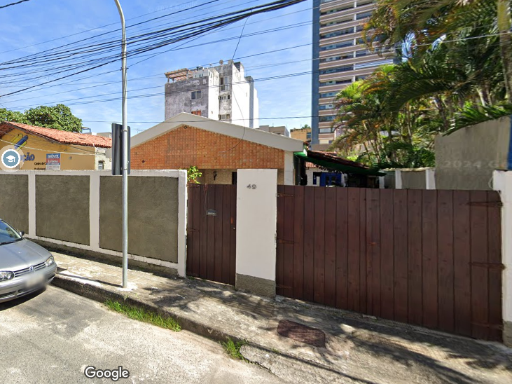 Vendo casa próx Av Paulo VI na Pituba