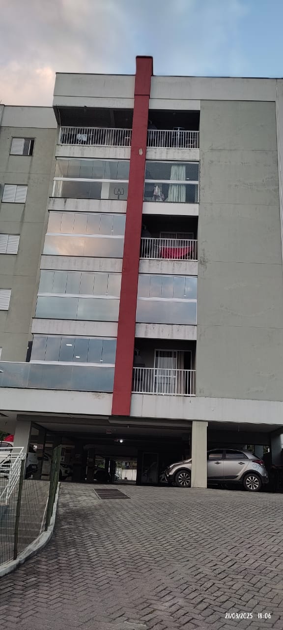 Apto Condomínio Florença frente 22