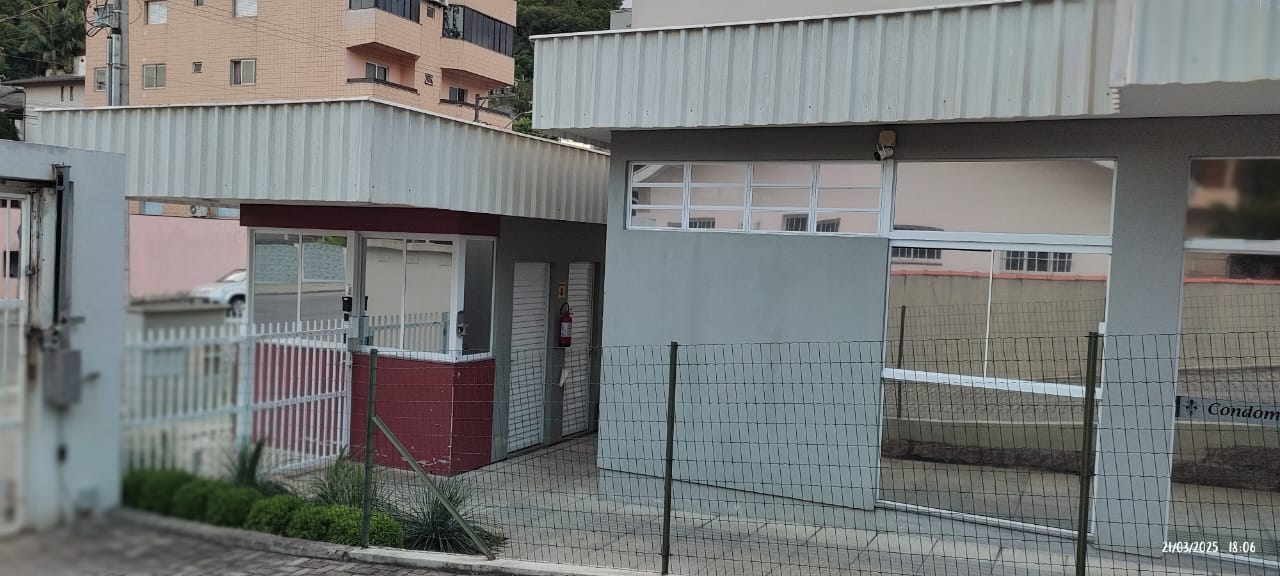 Apto Condomínio Florença 7