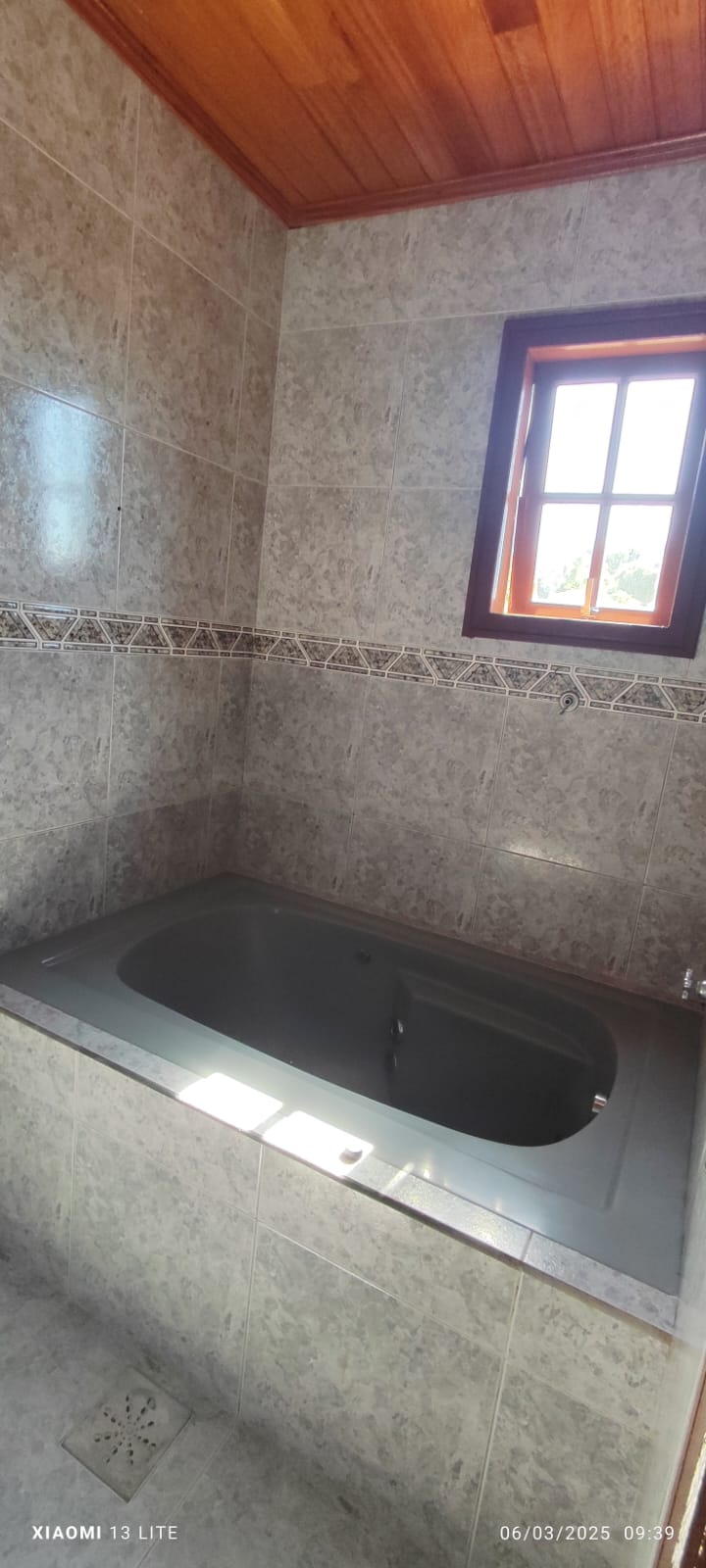CASA LAURO MULLER BANHEIRA