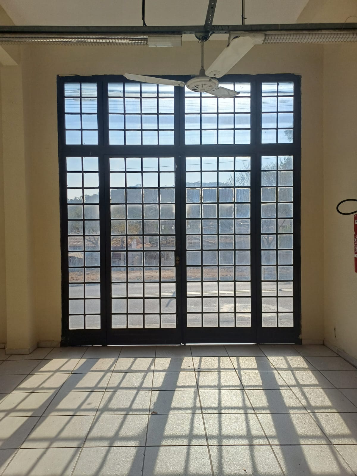 Visão interna Porta Fechada