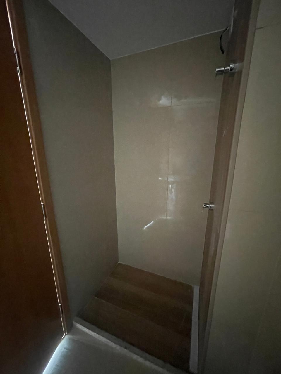 1000657283
