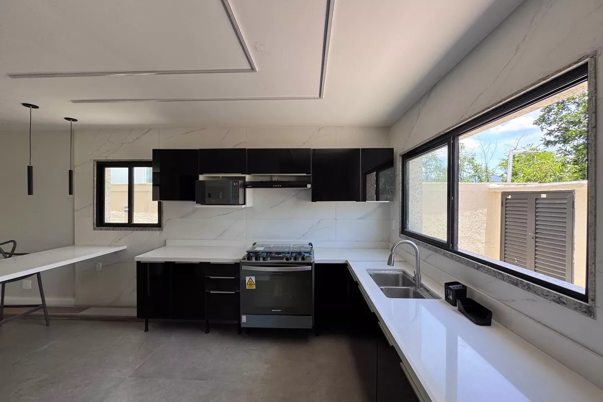 original895211247-898.9170595288348IMG5210