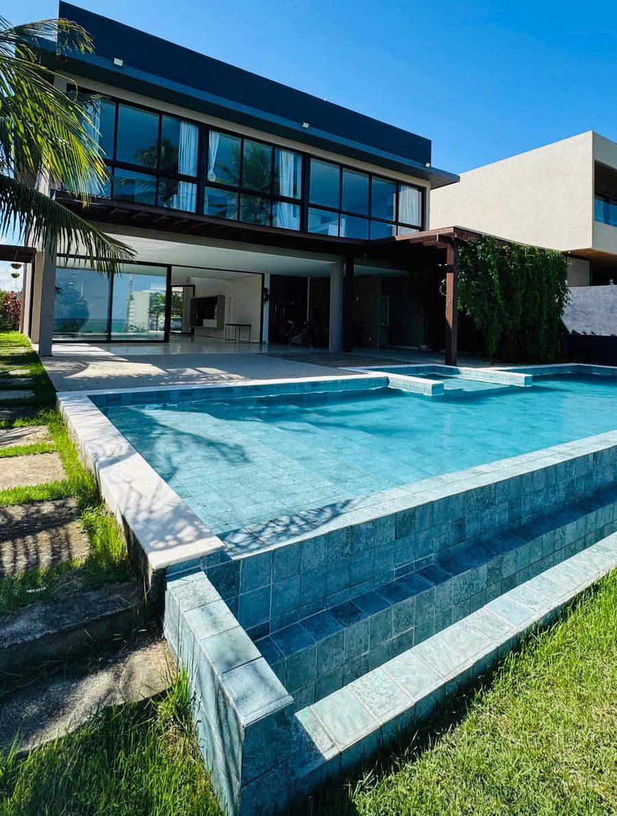 f3da51b3-d697-4617-a267-44f3c013d7bd