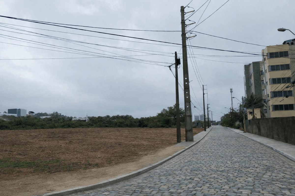 WHATSAPP 85 99431 0000  TERRENO NA PRAIA DO FUTURO - QUADRA DE 10 MIL METROS QUADRADOS  01